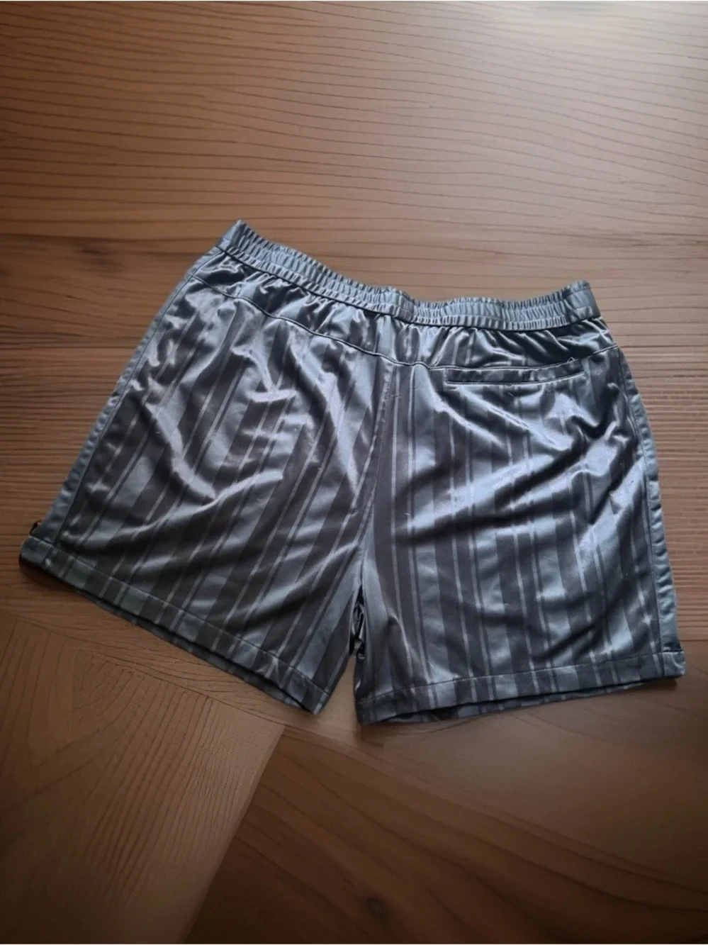 Kith Men’s Black Stripe Shorts - Picture 2 of 3